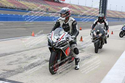 media/Oct-15-2022-Fastrack Riders (Sat) [[9a18b22502]]/Level3/Grid Shots/